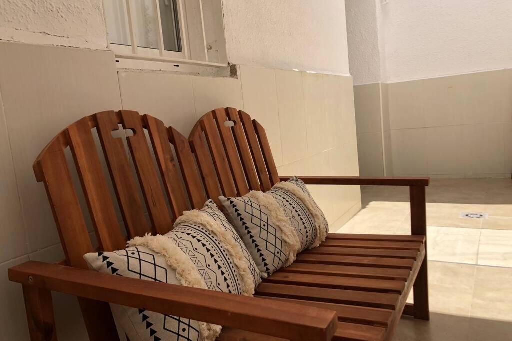 M4 Cool Terrace. 1 Min To Metro. 15 Min To Center Apartamento Esplugues de Llobregat Exterior foto