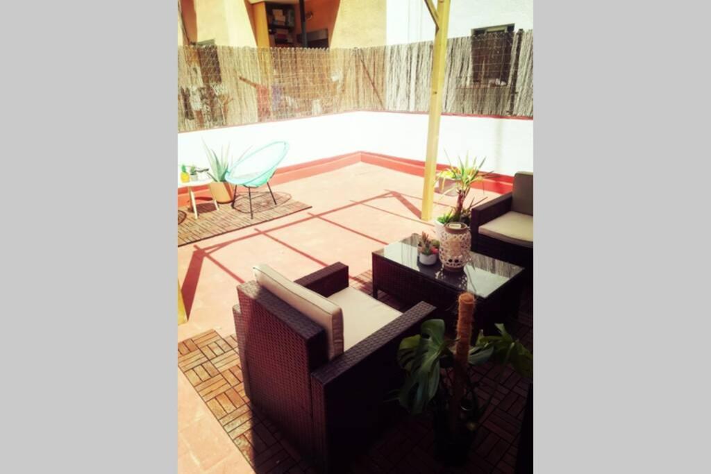 M4 Cool Terrace. 1 Min To Metro. 15 Min To Center Apartamento Esplugues de Llobregat Exterior foto