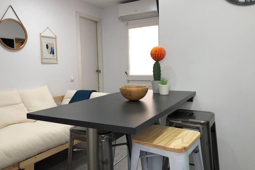 M4 Cool Terrace. 1 Min To Metro. 15 Min To Center Apartamento Esplugues de Llobregat Exterior foto