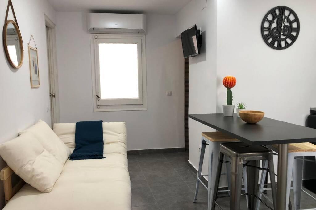 M4 Cool Terrace. 1 Min To Metro. 15 Min To Center Apartamento Esplugues de Llobregat Exterior foto